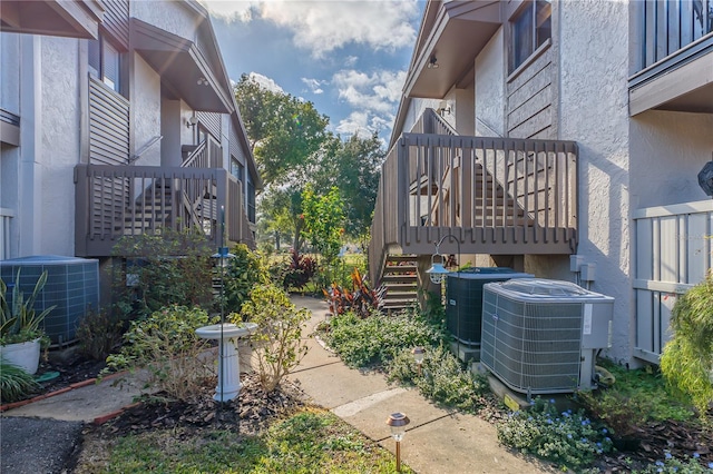 12814 Wedgewood Way Unit C, Hudson, FL 34667 - view of yard with stairway