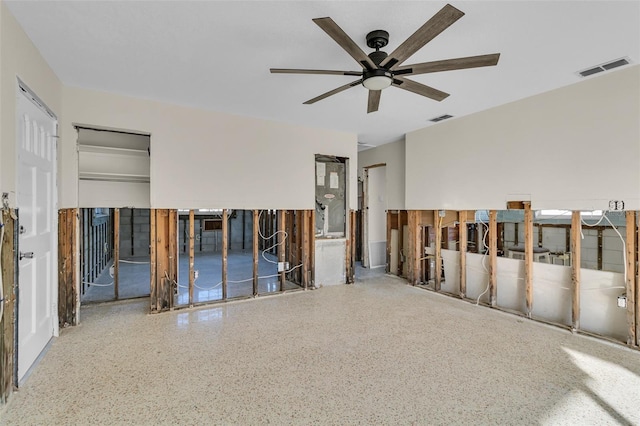 unfurnished room featuring ceiling fan