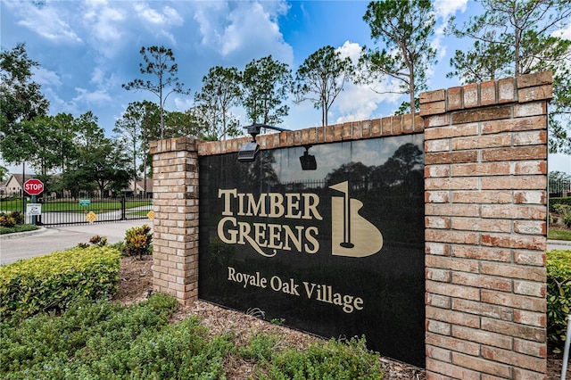 view of community / neighborhood sign