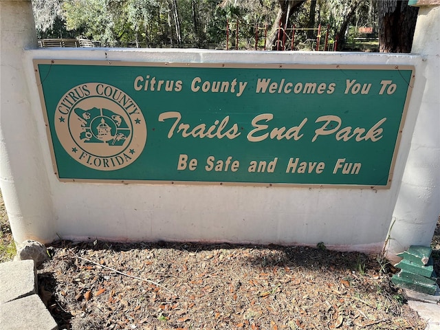 view of community / neighborhood sign