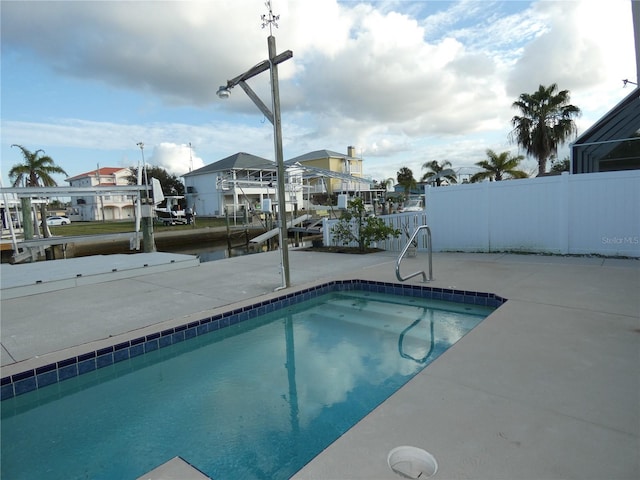 view of swimming pool