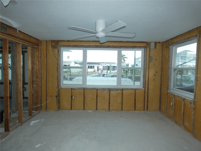 miscellaneous room with plenty of natural light and ceiling fan