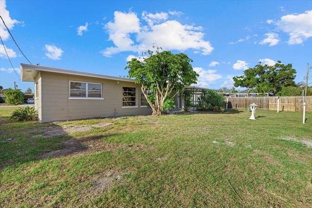 106 Aurora St E, Venice, FL 34285 - view of yard featuring fence