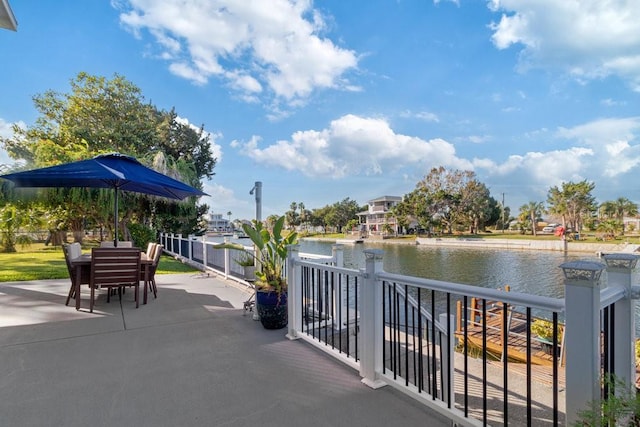 view of property's community featuring a water view