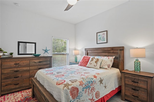 bedroom with ceiling fan