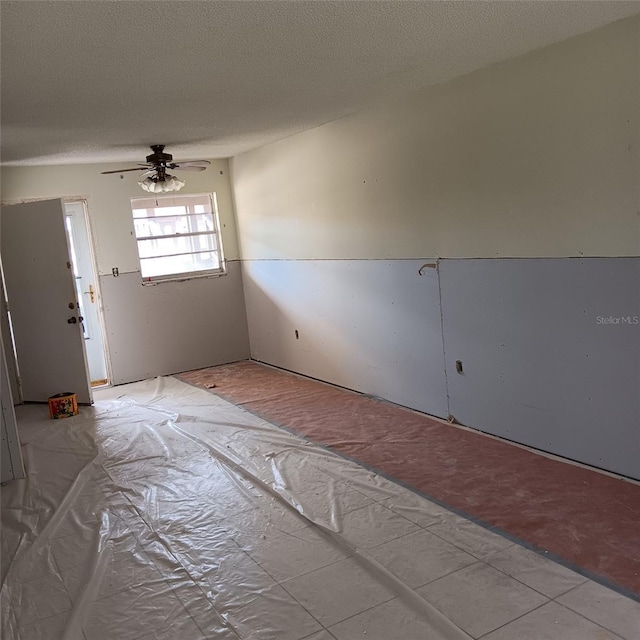 4829 Onyx Ln Unit 102, New Port Richey, FL 34652 - unfurnished room featuring ceiling fan