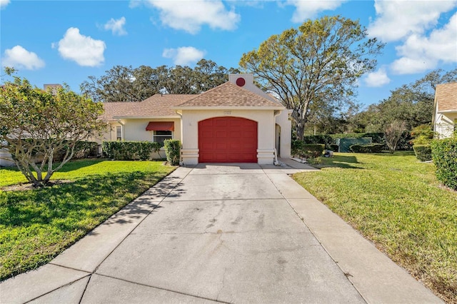 view of front of home featuring a front lawn