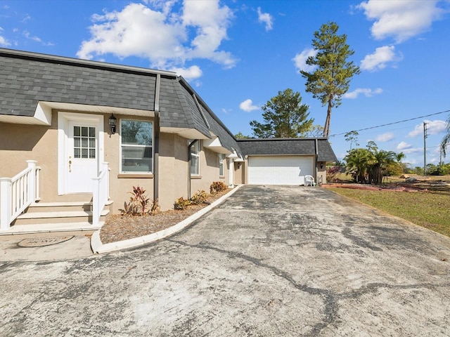 view of front facade with a garage