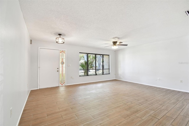 empty room with ceiling fan