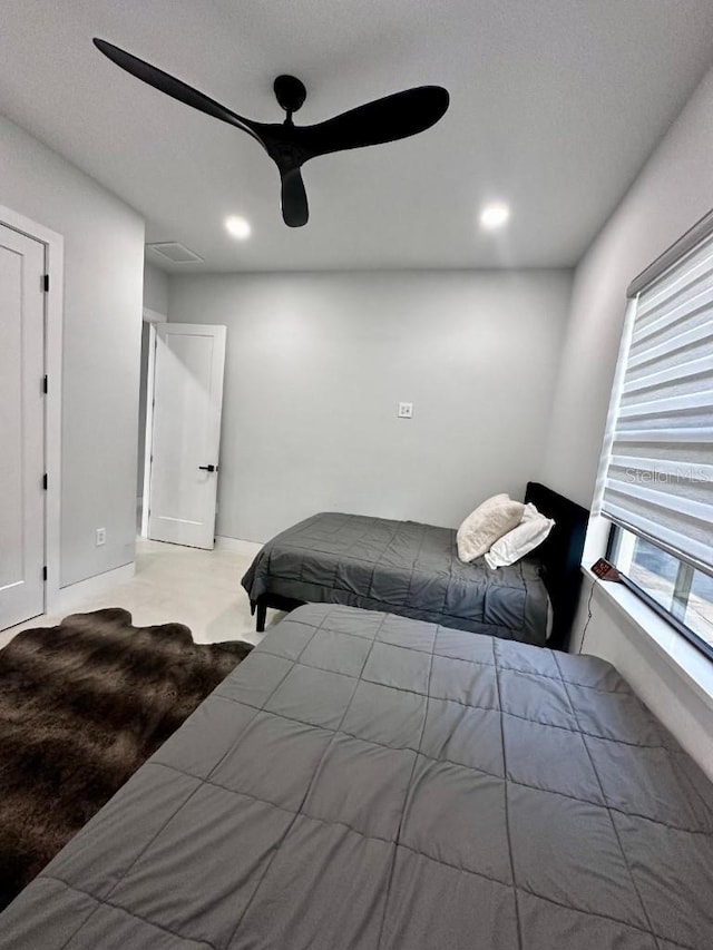 bedroom with ceiling fan