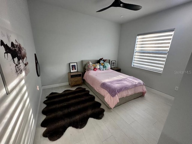 bedroom with ceiling fan