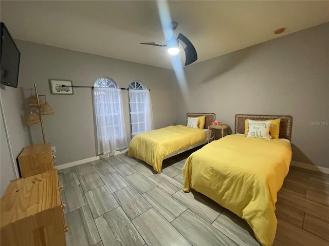 bedroom with ceiling fan