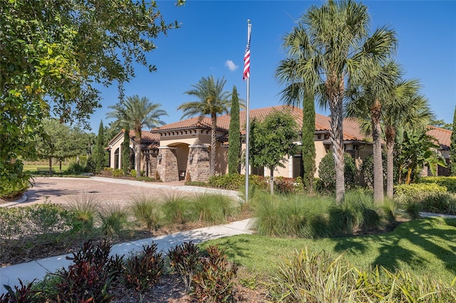 view of mediterranean / spanish-style house