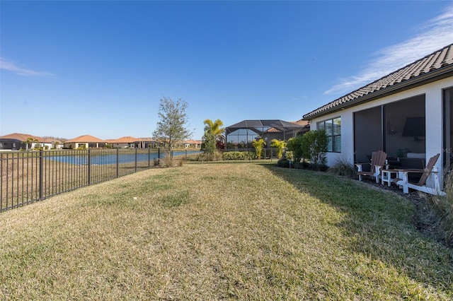 view of yard featuring a water view