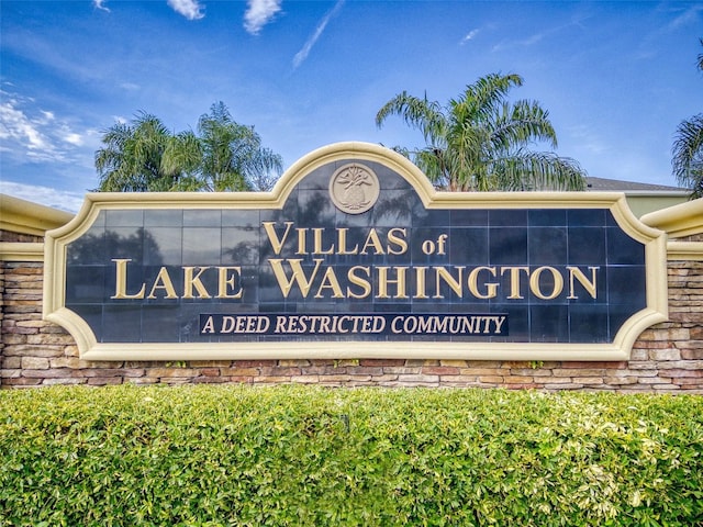 view of community / neighborhood sign