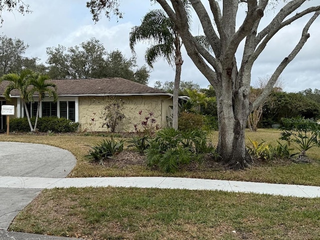 exterior space featuring a yard