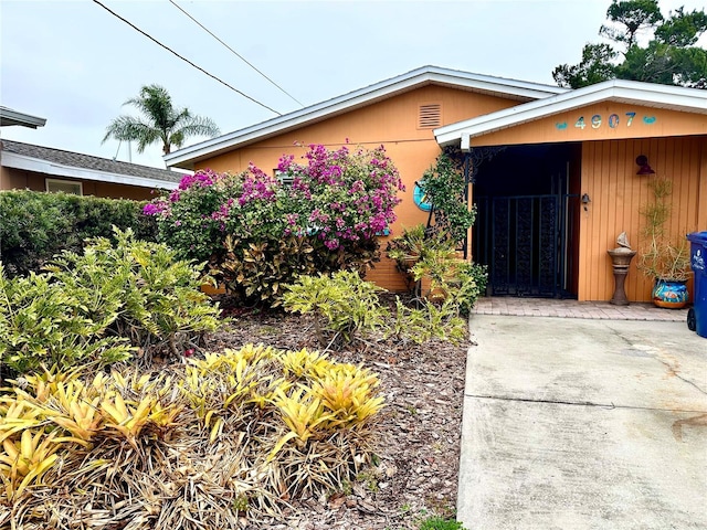 view of entrance to property