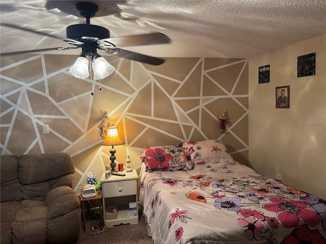 bedroom featuring carpet floors, a textured ceiling, and ceiling fan