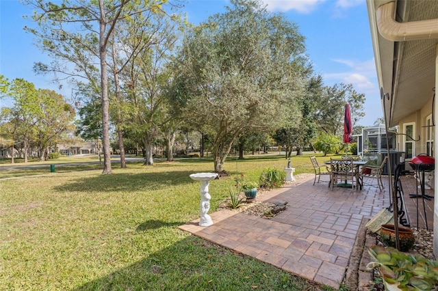 view of yard with a patio area