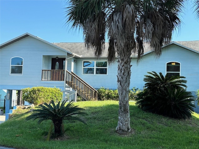 view of front of house with a front yard