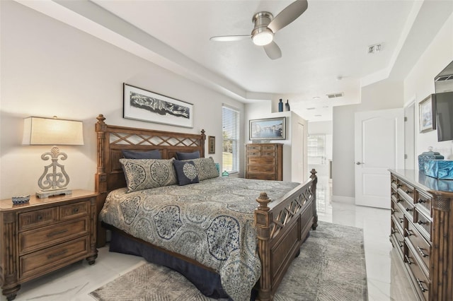 bedroom with ceiling fan