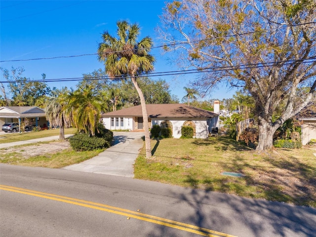 view of front of property with a front yard