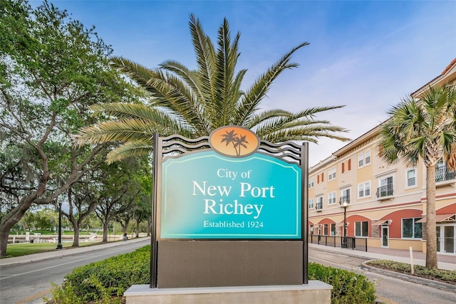 view of community / neighborhood sign