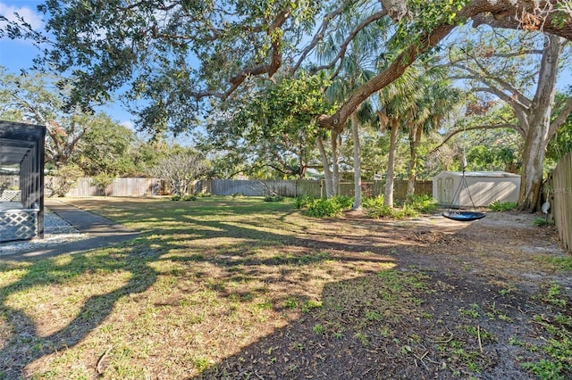 view of yard with a shed