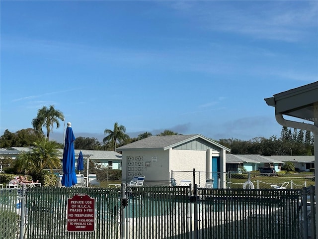 view of swimming pool