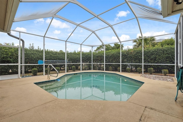 6112 Kinlock Ave, Spring Hill, FL 34608 - swimming pool with a patio area and a lanai