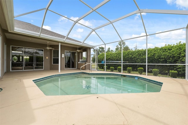 6112 Kinlock Ave, Spring Hill, FL 34608 - outdoor pool with a patio area, ceiling fan, and a lanai
