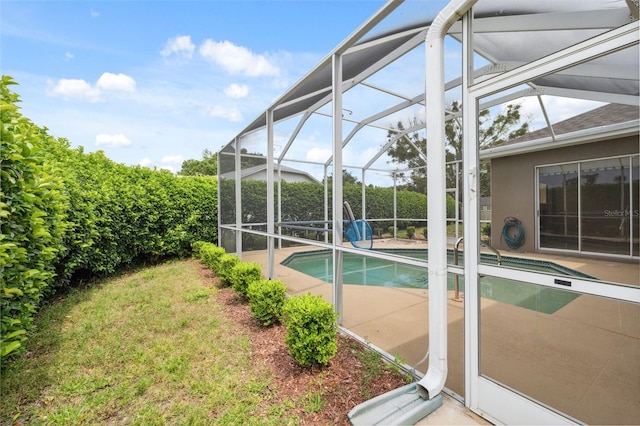6112 Kinlock Ave, Spring Hill, FL 34608 - view of swimming pool with a patio and a lanai
