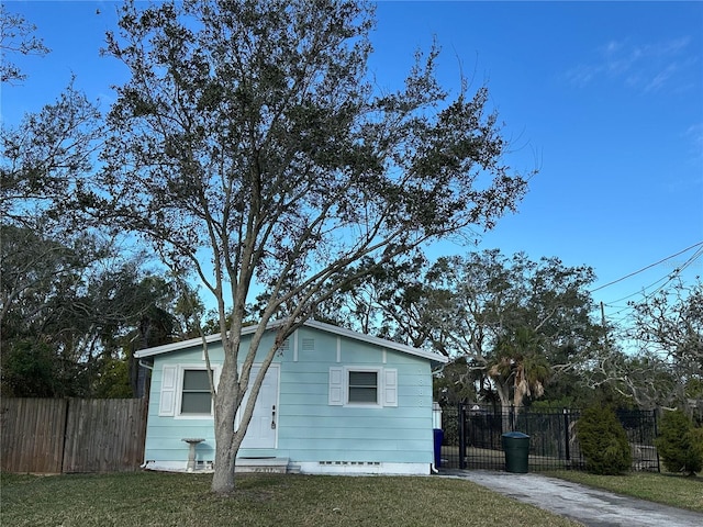 exterior space with a yard