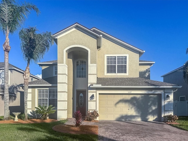 view of front facade featuring a garage