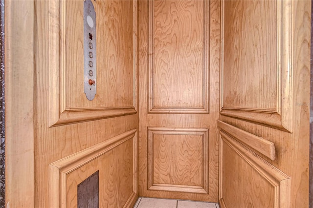 6801 Nowiki Ave, Hudson, FL 34667 - details featuring elevator