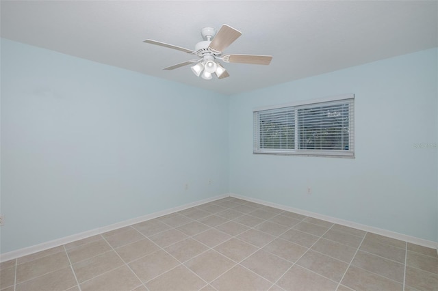 empty room with ceiling fan