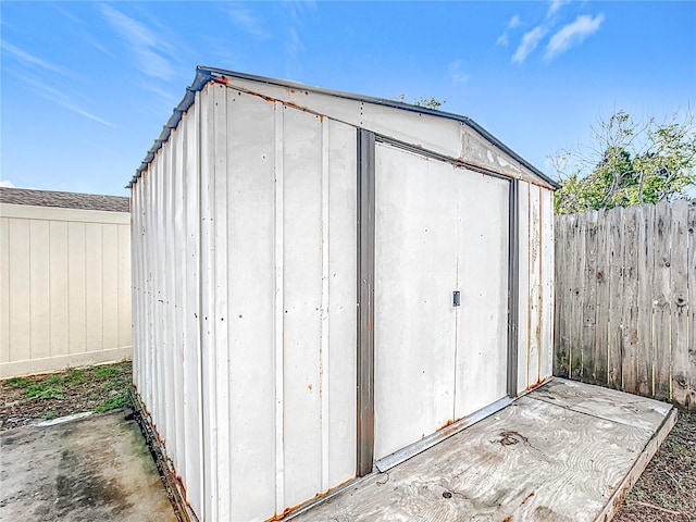 view of outbuilding