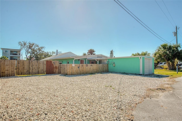 view of front facade with a garage