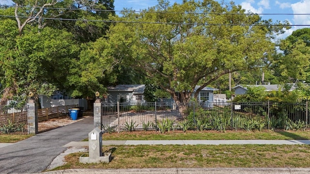 view of front of house