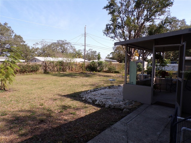 view of yard featuring a patio