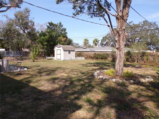 view of yard with a shed