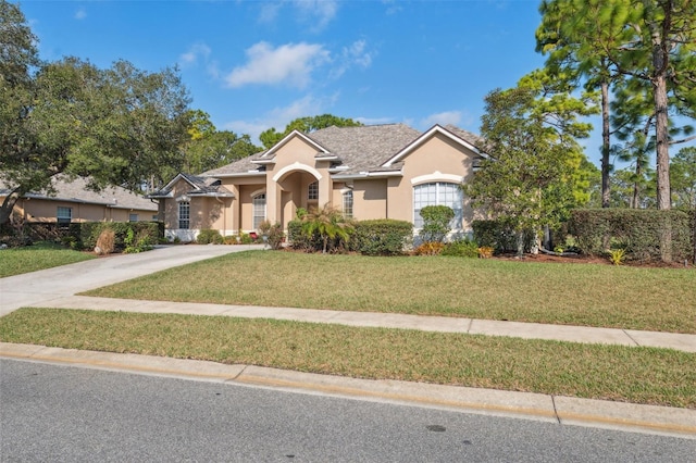 view of front of home featuring a front lawn