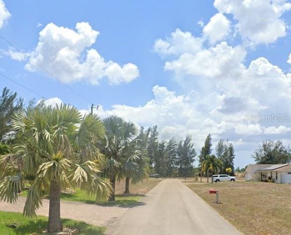 Listing photo 3 for 919 NE 1st Ave, Cape Coral FL 33909