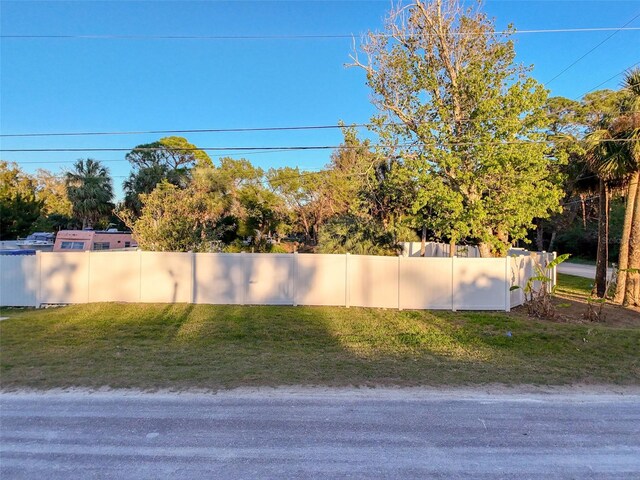 7215 Stevens Dr, Hudson, FL 34667