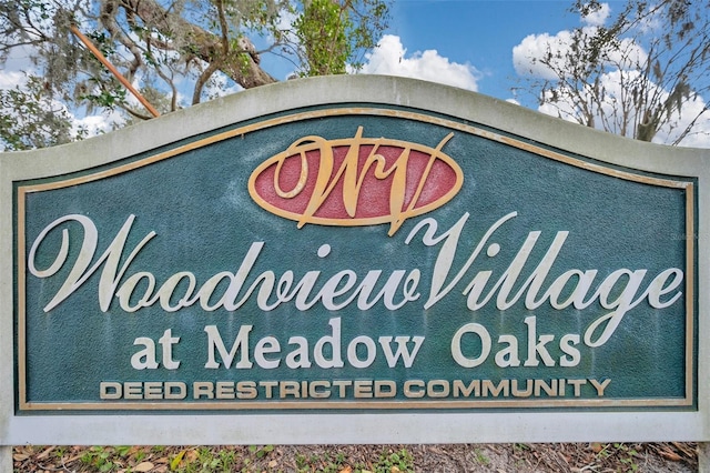 view of community / neighborhood sign