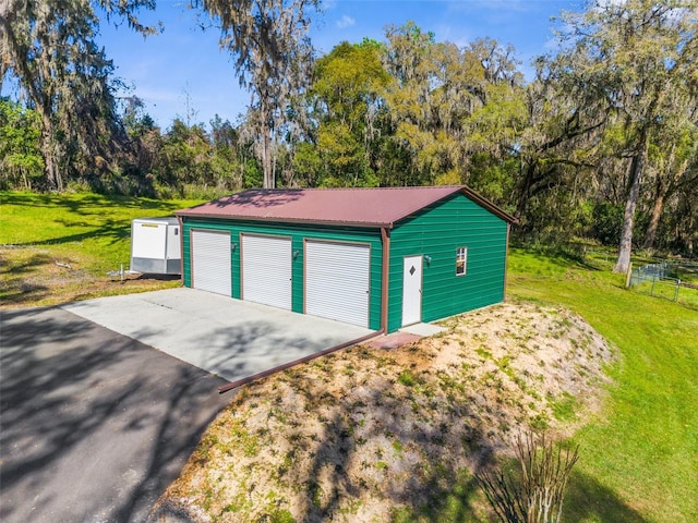 view of detached garage