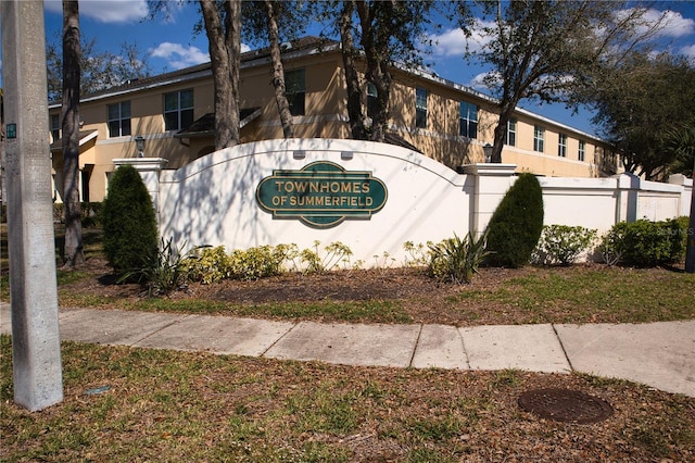 view of community / neighborhood sign