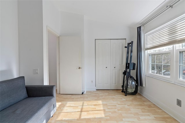 6027 Bayside Key Dr, Tampa, FL 33615 - sitting room featuring light wood-style flooring and baseboards