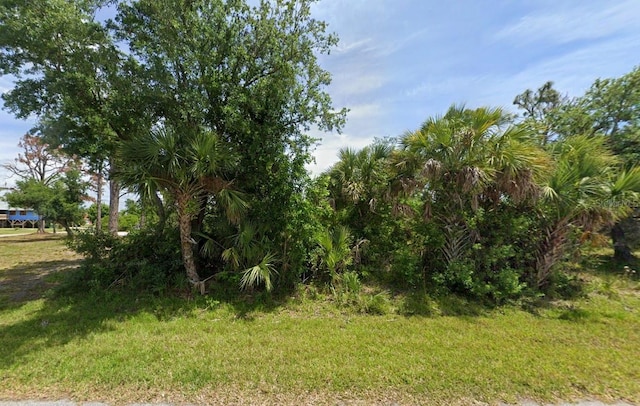 Listing photo 2 for 3528 Dwight St, Port Charlotte FL 33981