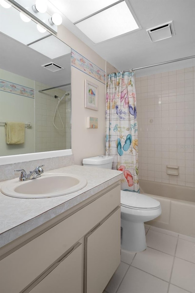 full bath with toilet, visible vents, shower / bath combo with shower curtain, and vanity